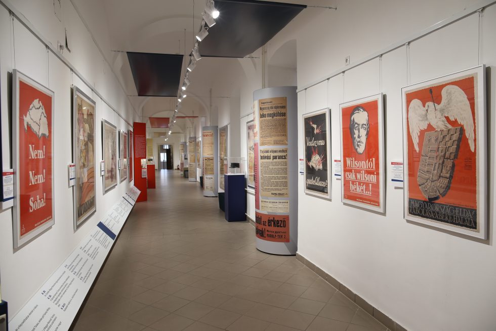 Plakátok az utcákon 1918 – 1921